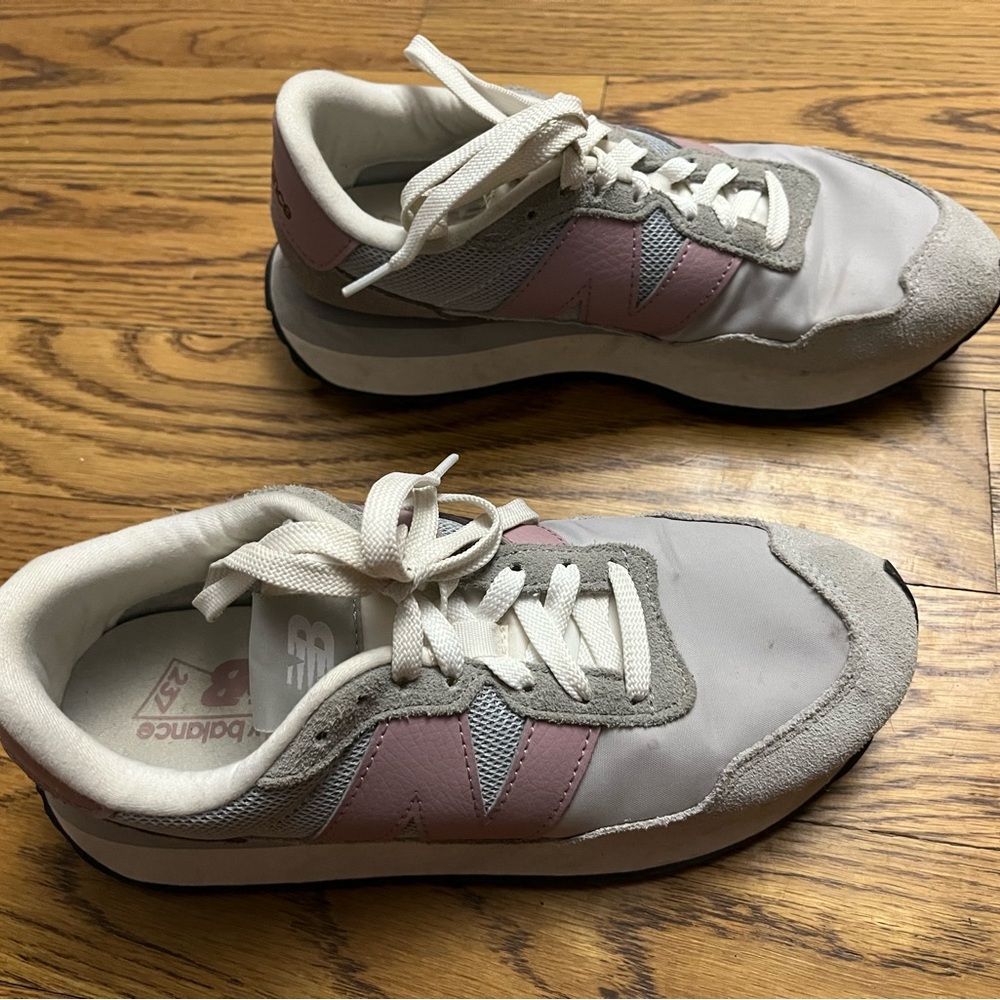 New Balance 237